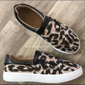 Adorable cheetah shoes!  🚫SOLD🚫